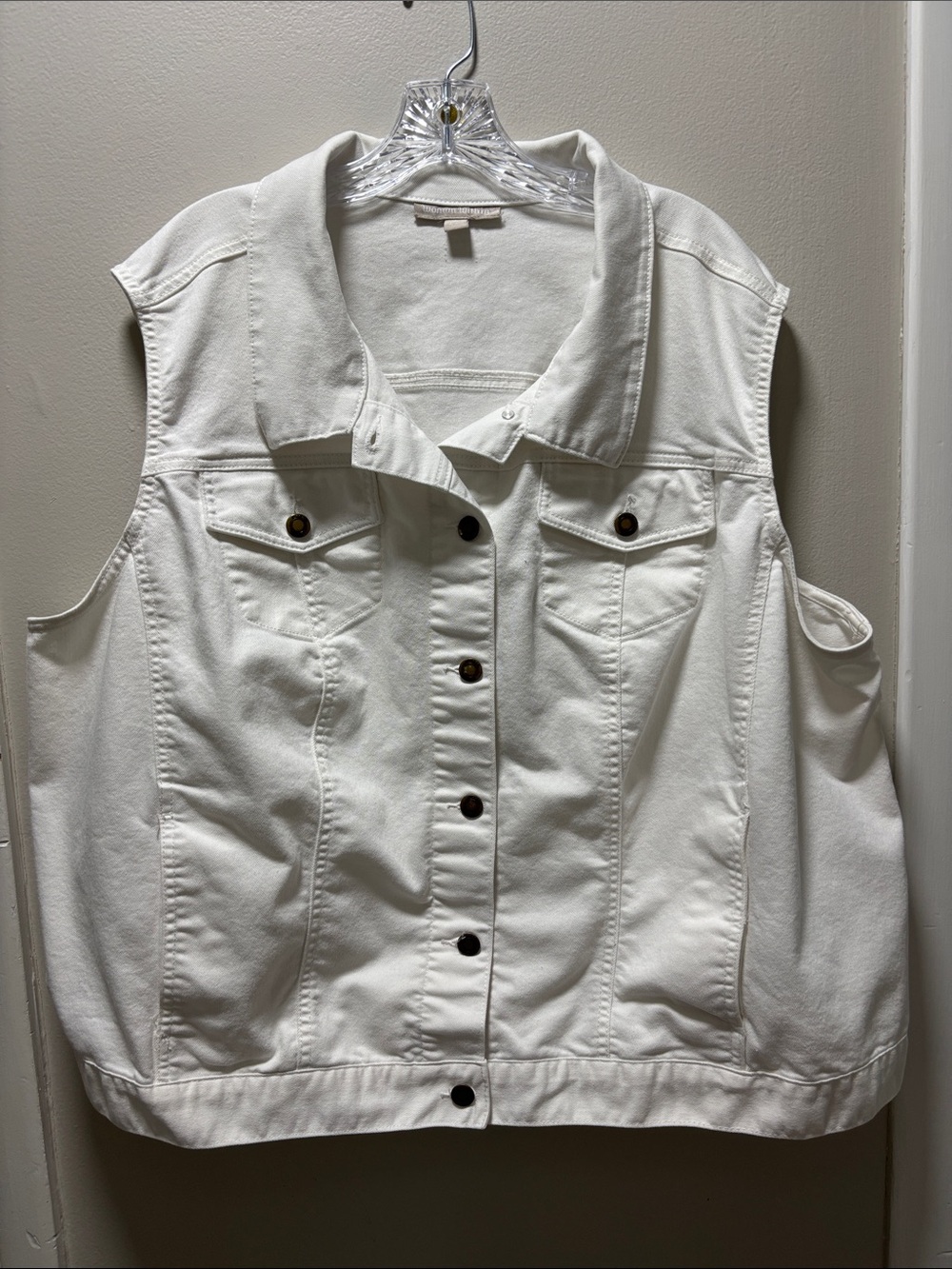 Woman’s Size 28 White Vest Mixed Materials No Stains Pristine Front Pockets